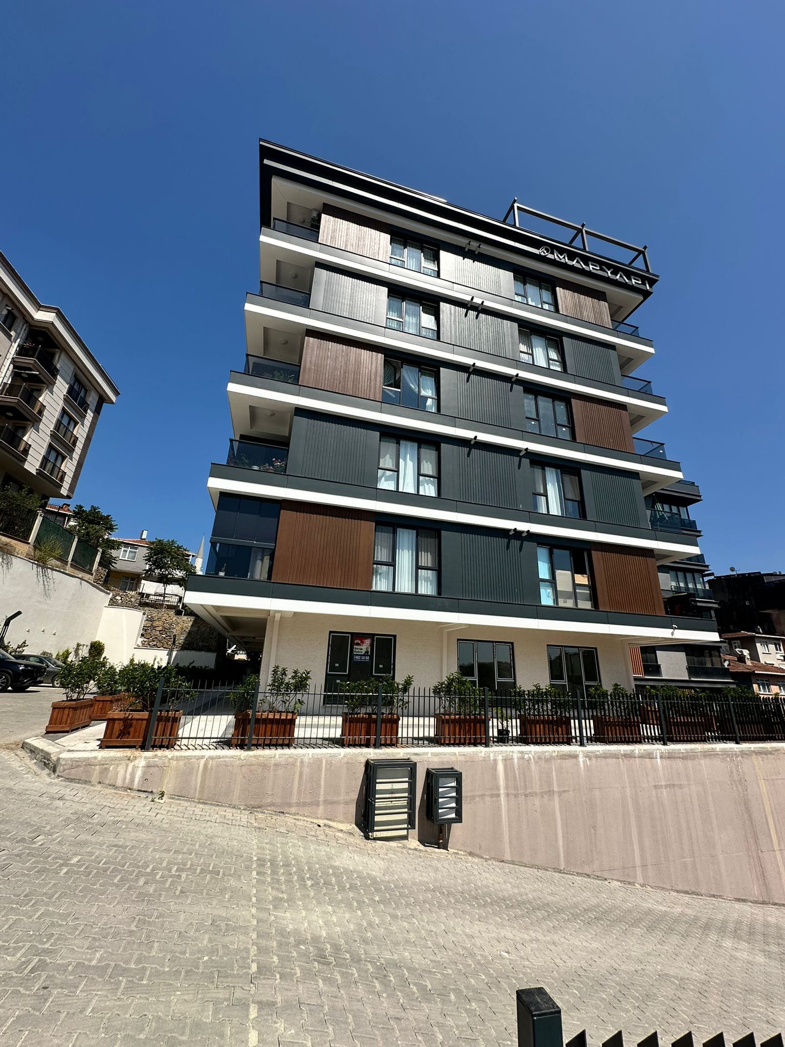  ÜSKÜDAR NEV ÇARŞI YANI SIFIR BAHÇE KULLANIMLI SATILIK 2+1